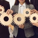 Kiedy warto zgłosić się do doradcy restrukturyzacyjnego? Sygnały ostrzegawcze w finansach i organizacji przedsiębiorstwa